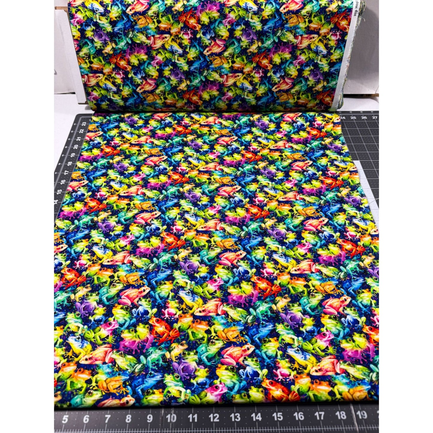 Colorful Frogs Fabric 59 - 7701 Hip Hop Frog - Mary Jo Fabrics