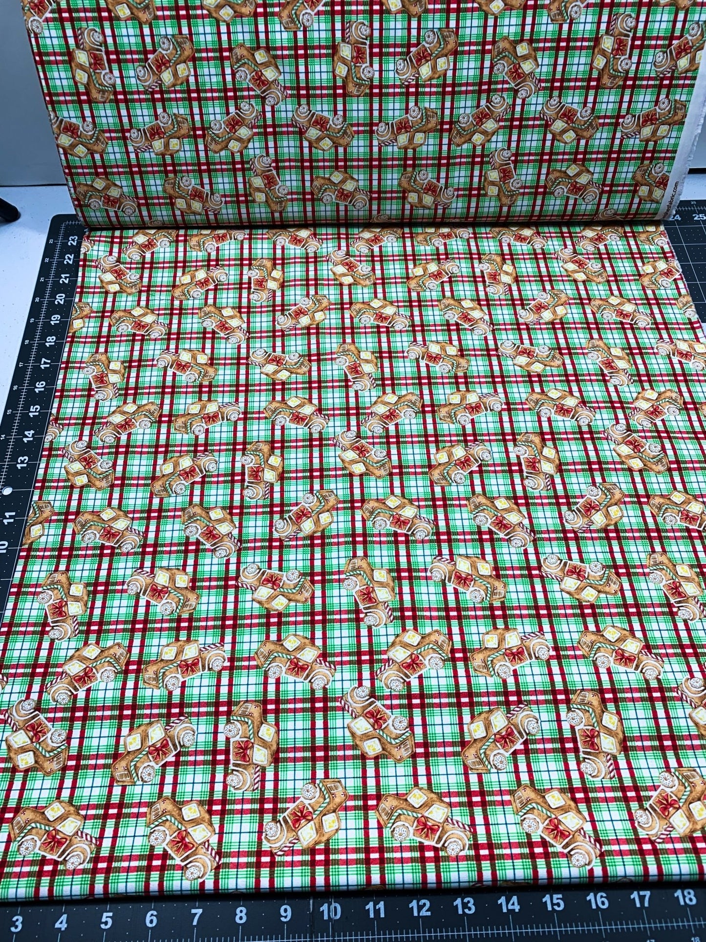 Gingerbread Truck Christmas Fabric 20749 Red Green Plaid - Mary Jo Fabrics