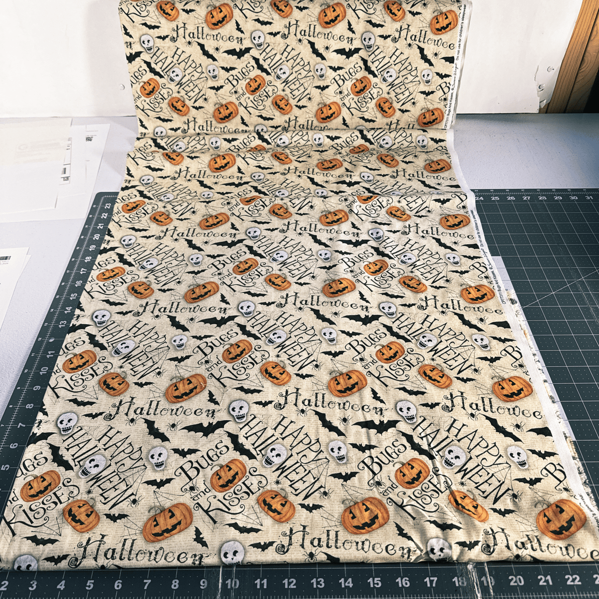 Halloween fabric 77311 Bugs and Kisses Skull Bat - Mary Jo Fabrics