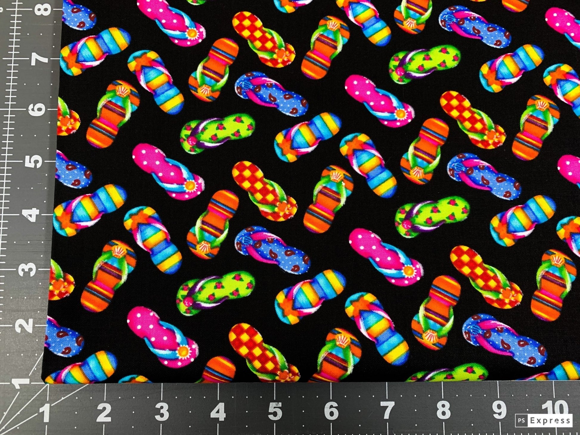 Beach flip flops fabric C2495 Beach cotton fabric - Mary Jo Fabrics