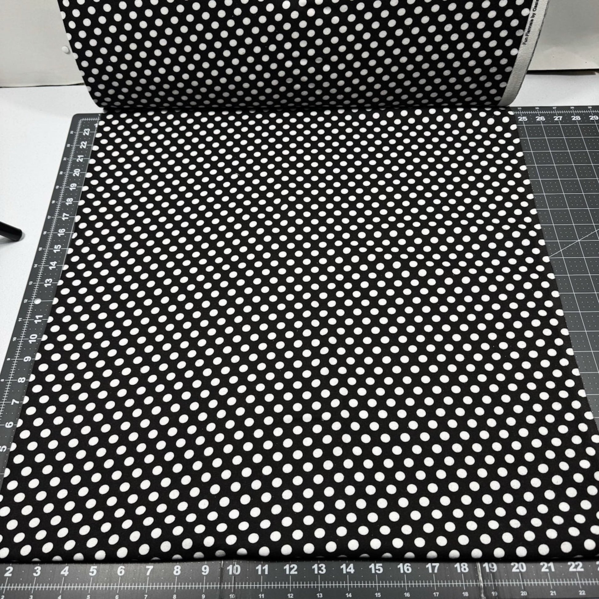 Black and White Polka Dot Cotton Flannel 44 - 6355 Dots Flannel - Mary Jo Fabrics