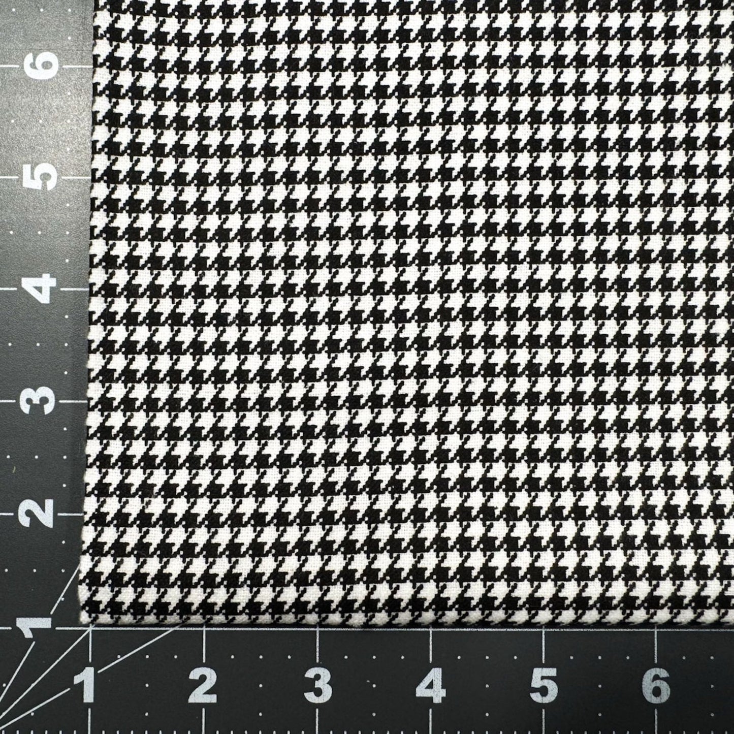 Black White Houndstooth FLANNEL 0014 - 9 Comfy - Mary Jo Fabrics