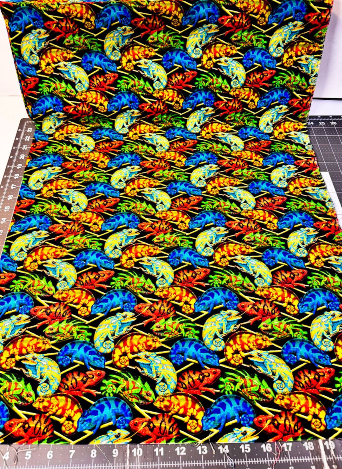 Chameleon Lizard Fabric 8055 90 Magical Cotton Material - Mary Jo Fabrics