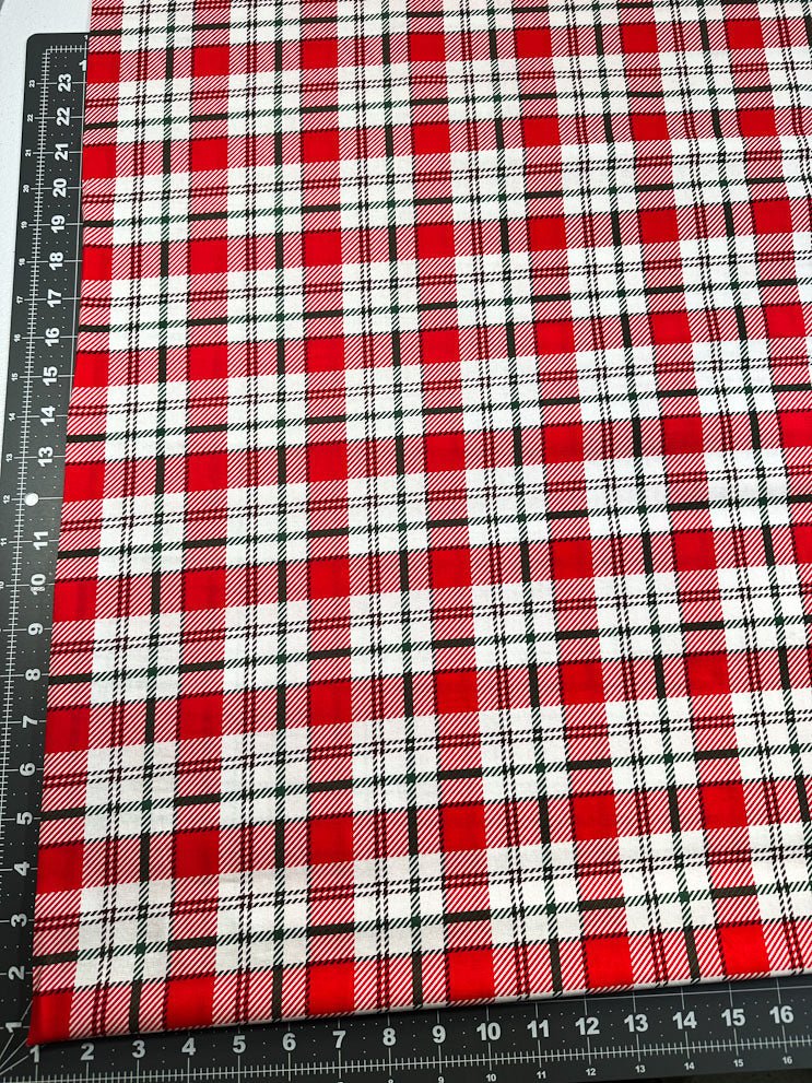 Christmas Plaid DX - 2373 - 0C - 1 White red Green Atwood plaid fabric - Mary Jo Fabrics