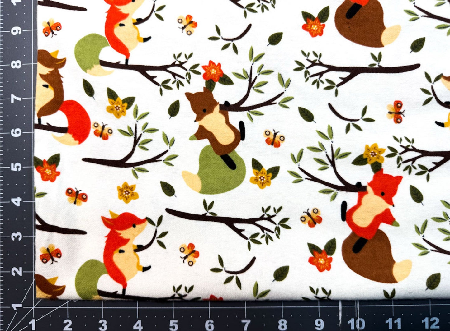 Climbing Foxes FLANNEL DX2625 Cream Fox Flannel - Mary Jo Fabrics
