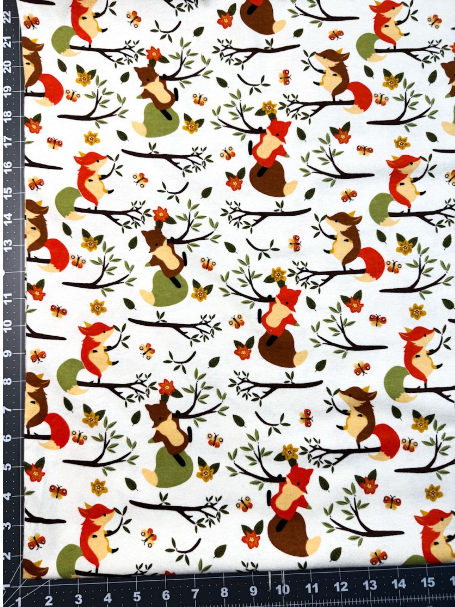 Climbing Foxes FLANNEL DX2625 Cream Fox Flannel - Mary Jo Fabrics