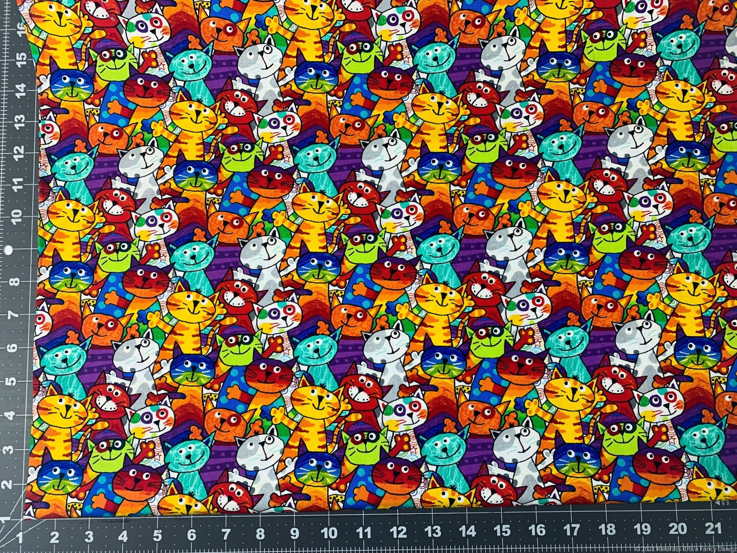 Cute Stacked Cats fabric C6341 cat cotton fabric - Mary Jo Fabrics