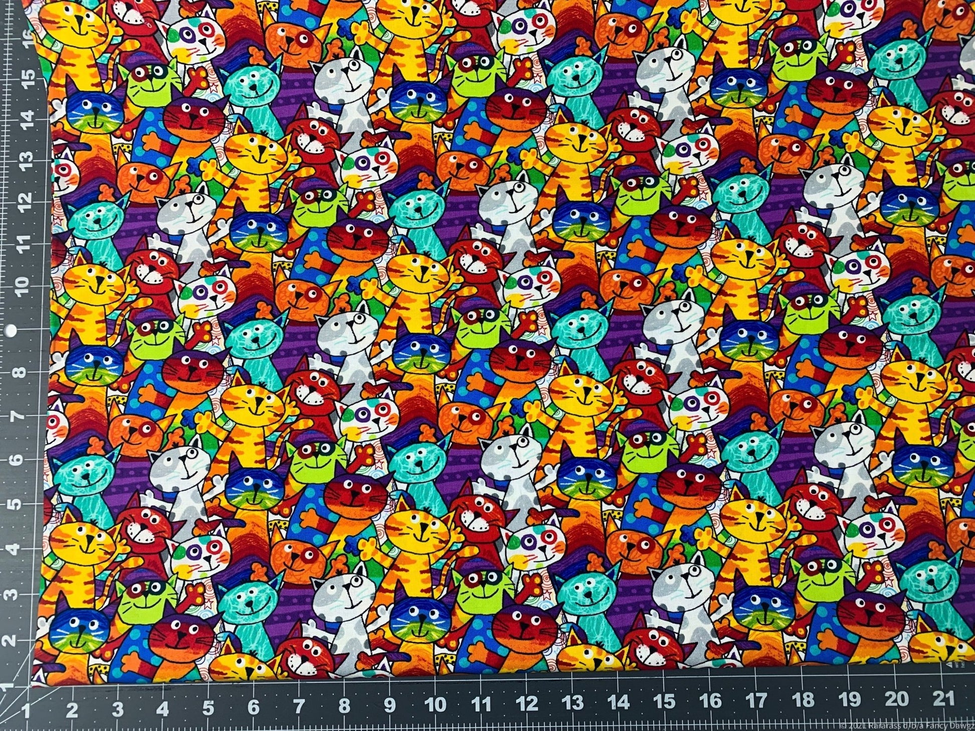 Cute Stacked Cats fabric C6341 cat cotton fabric - Mary Jo Fabrics