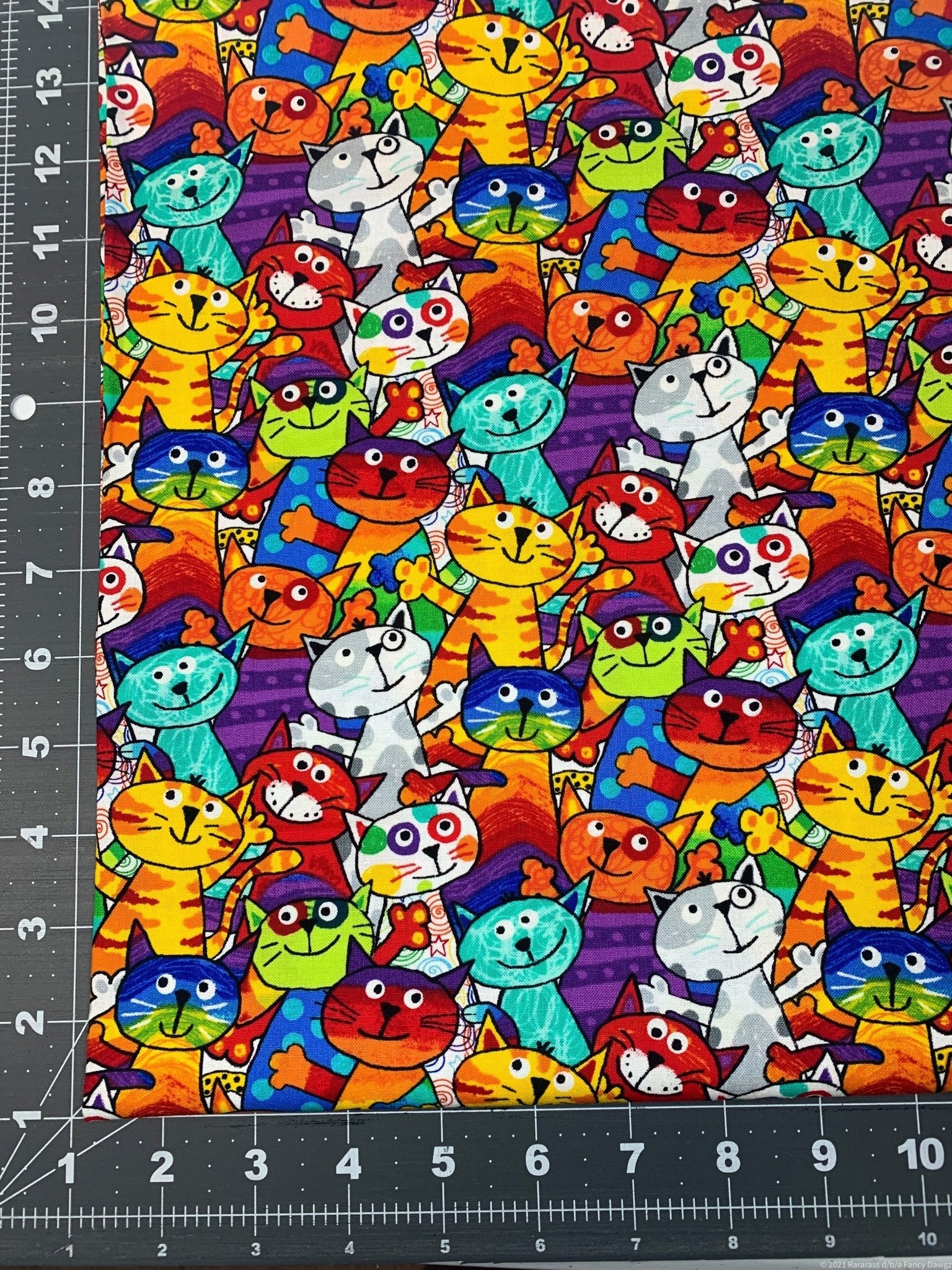 Cute Stacked Cats fabric C6341 cat cotton fabric - Mary Jo Fabrics