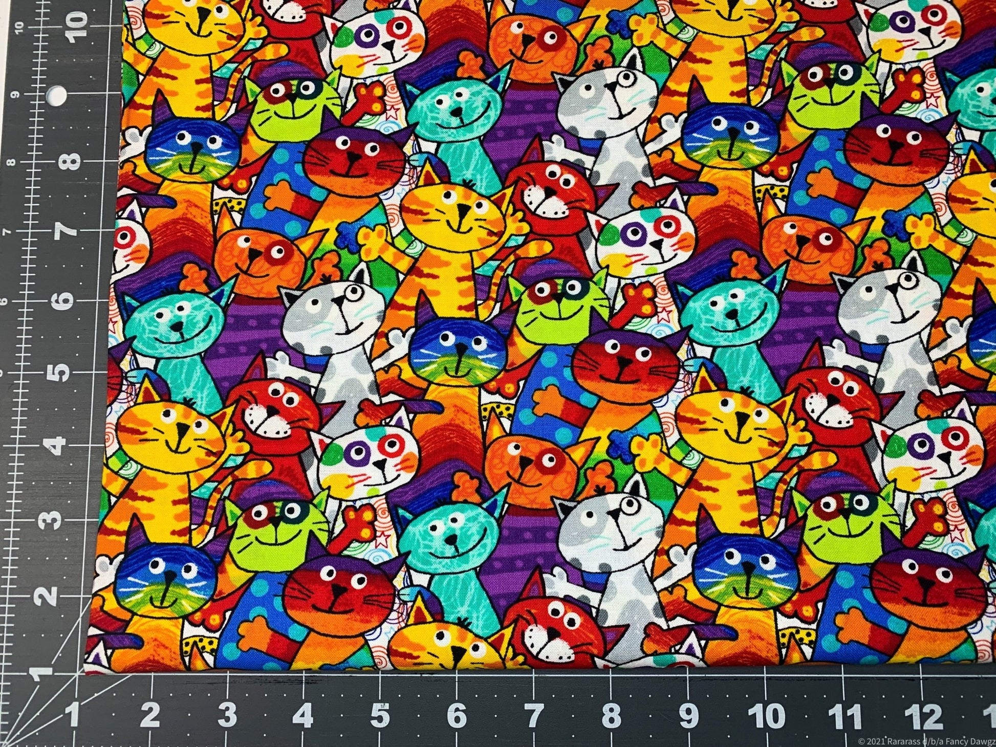 Cute Stacked Cats fabric C6341 cat cotton fabric - Mary Jo Fabrics