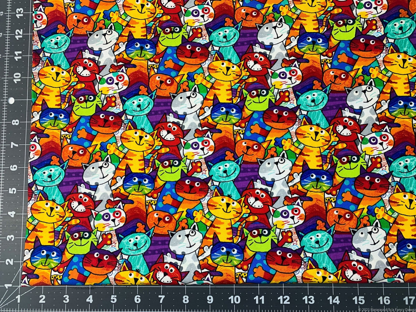 Cute Stacked Cats fabric C6341 cat cotton fabric - Mary Jo Fabrics