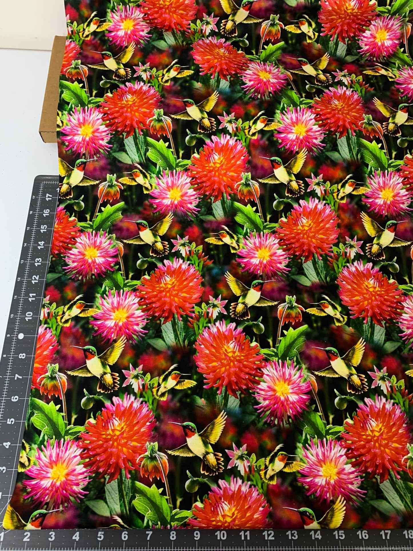 Dahlias and Hummingbirds fabric GG00379C floral fabric - Mary Jo Fabrics