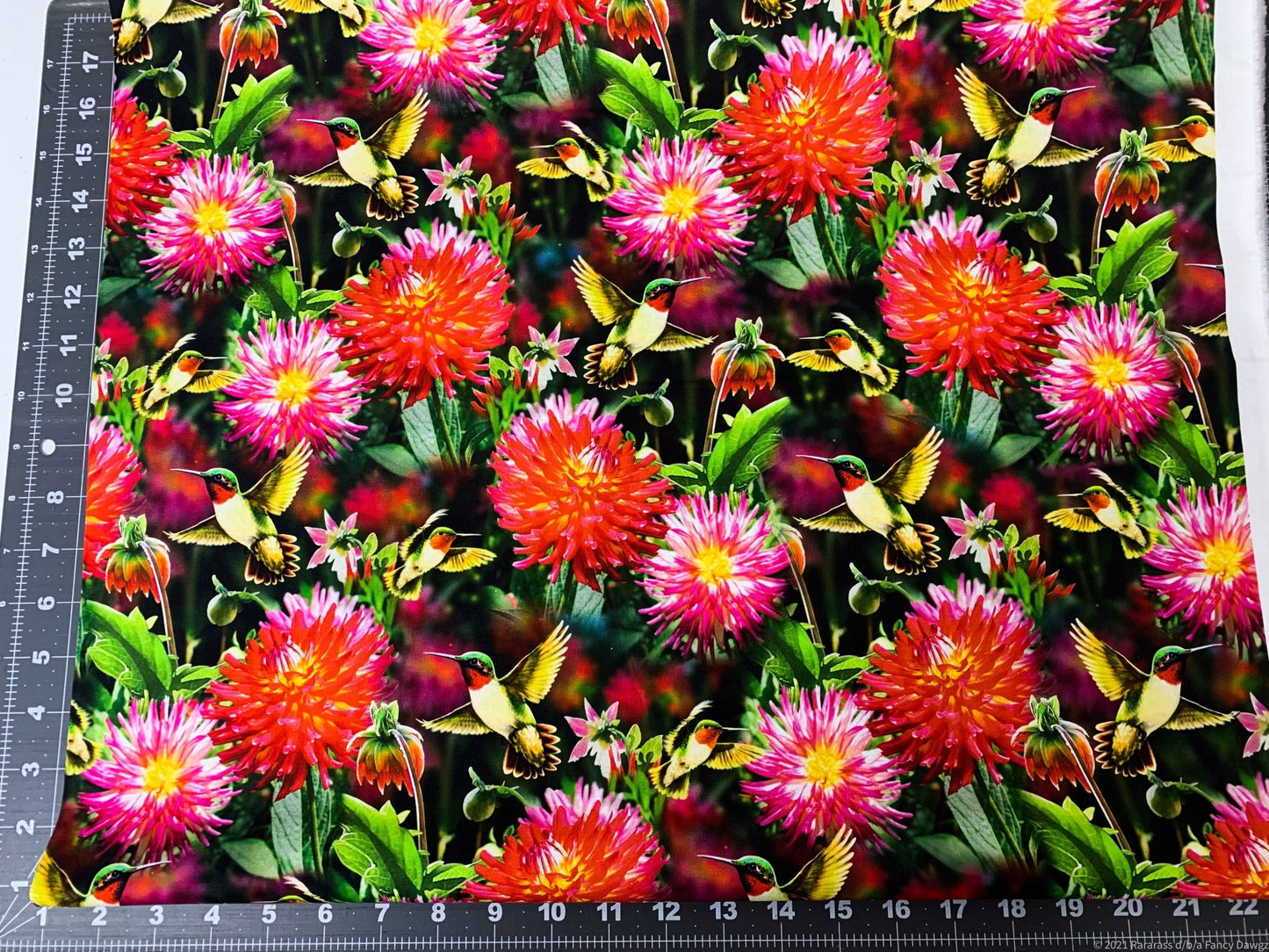 Dahlias and Hummingbirds fabric GG00379C floral fabric - Mary Jo Fabrics