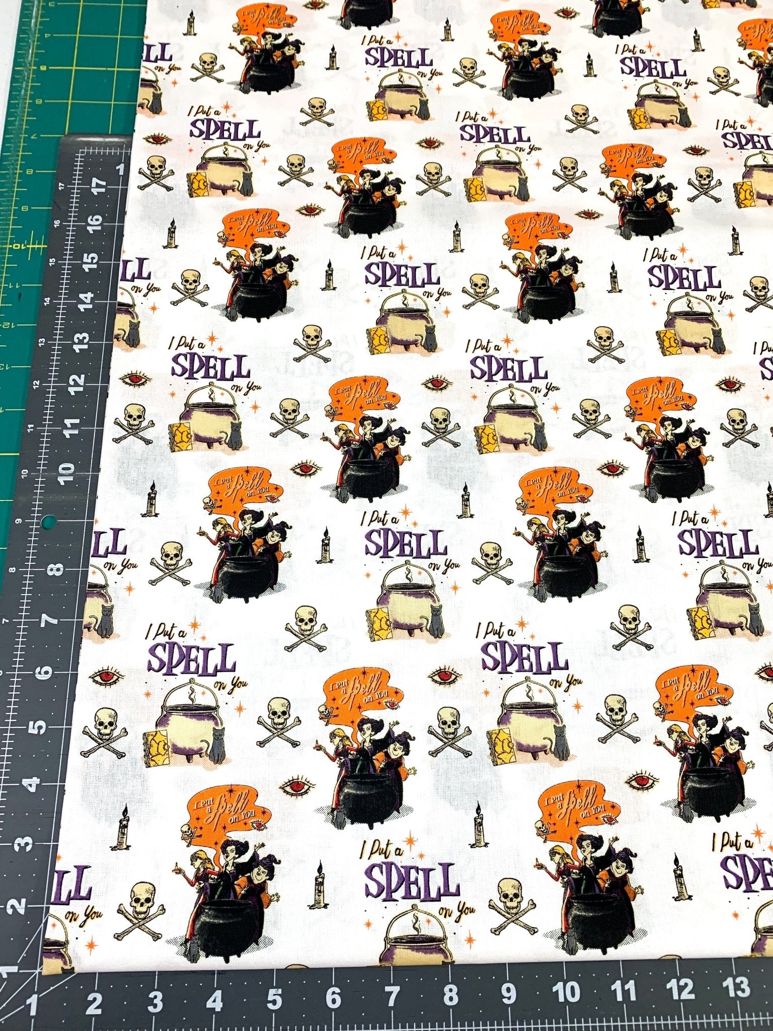 Disney Hocus Pocus fabric I put a spell on you - Mary Jo Fabrics