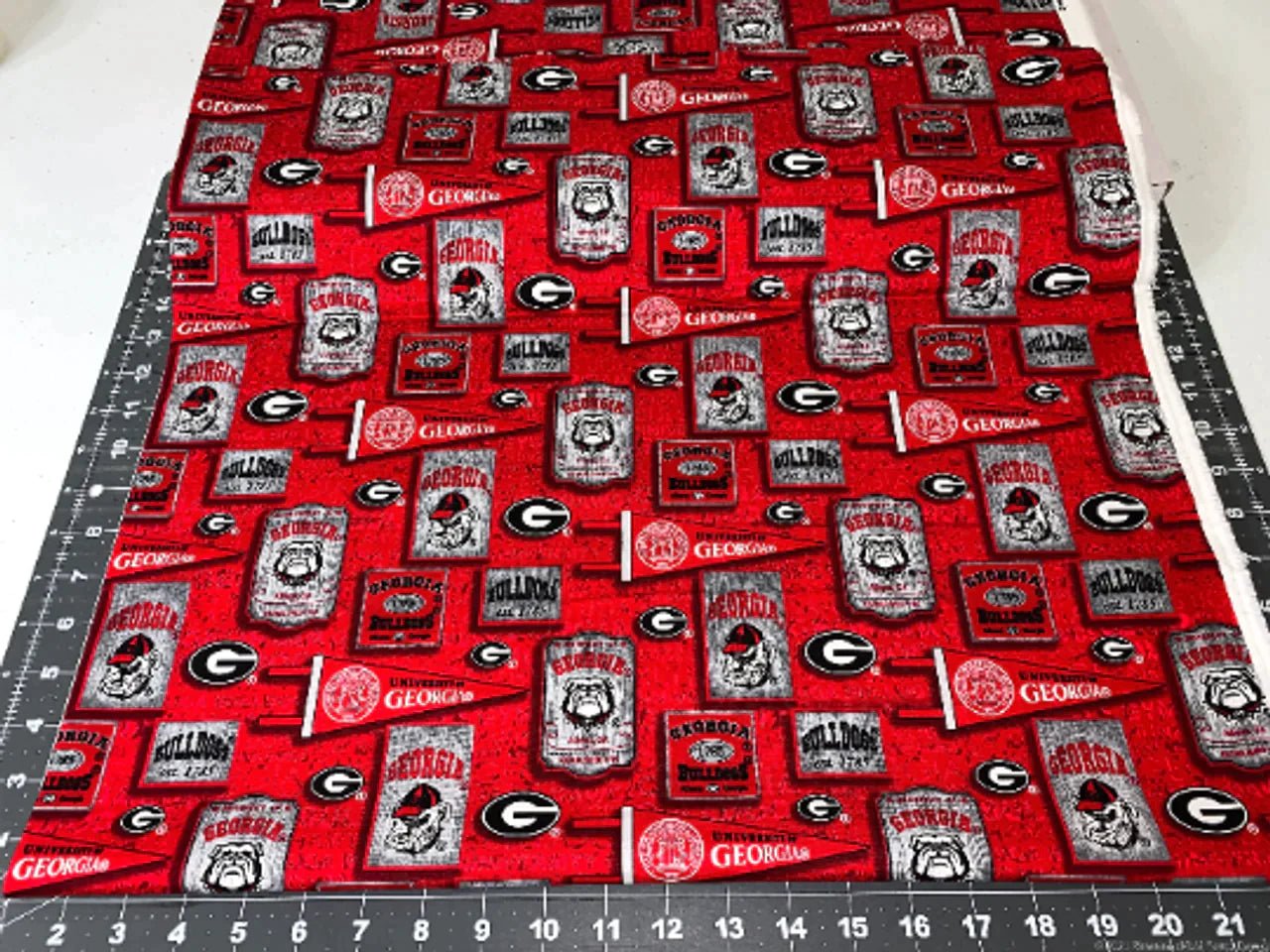 Georgia fabric GA - 1267 Pennant Georgia Bulldogs UGA fabric - Mary Jo Fabrics