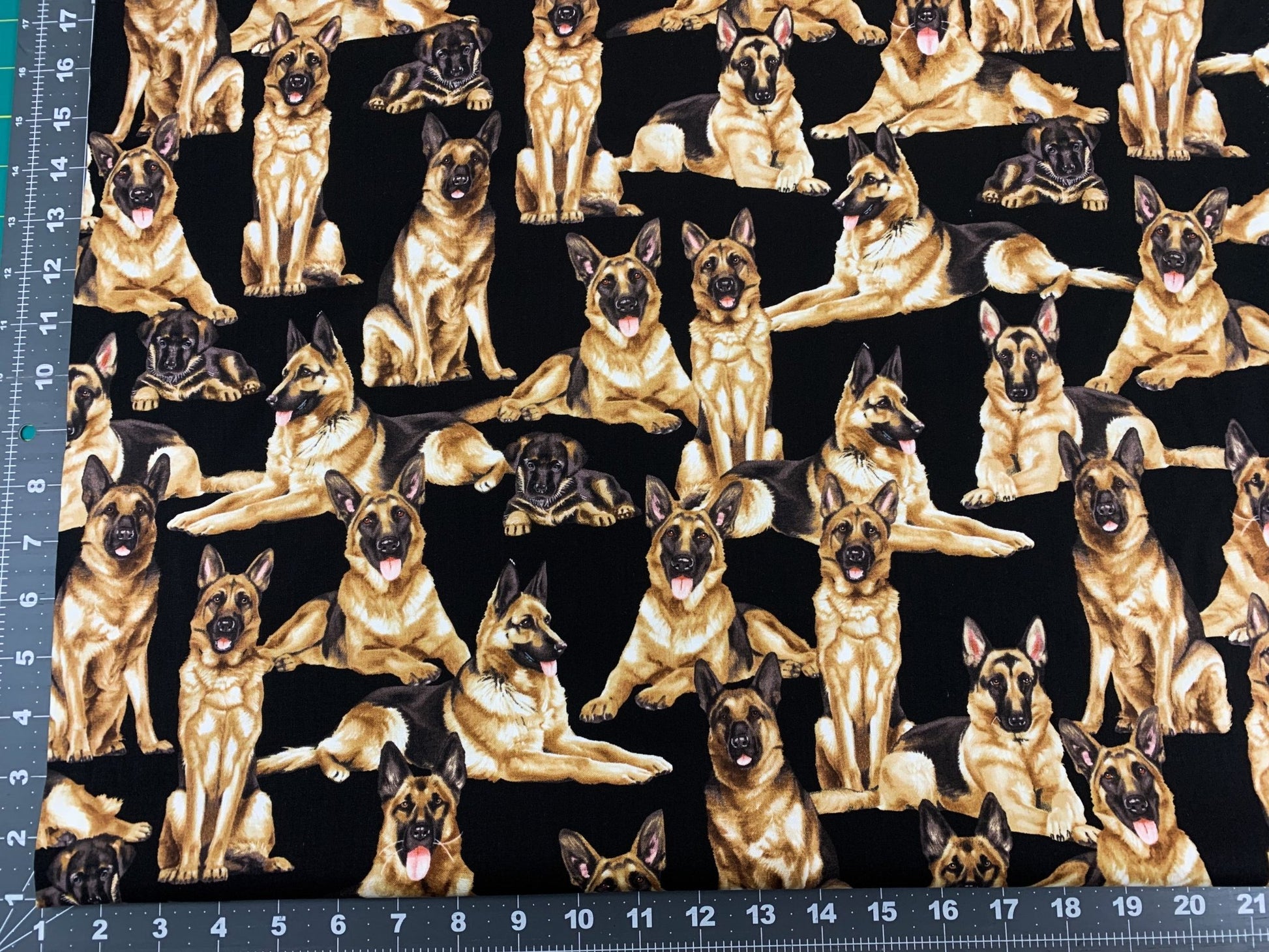 German Shepherd dog fabric C7364 German Shepherd cotton fabric - Mary Jo Fabrics