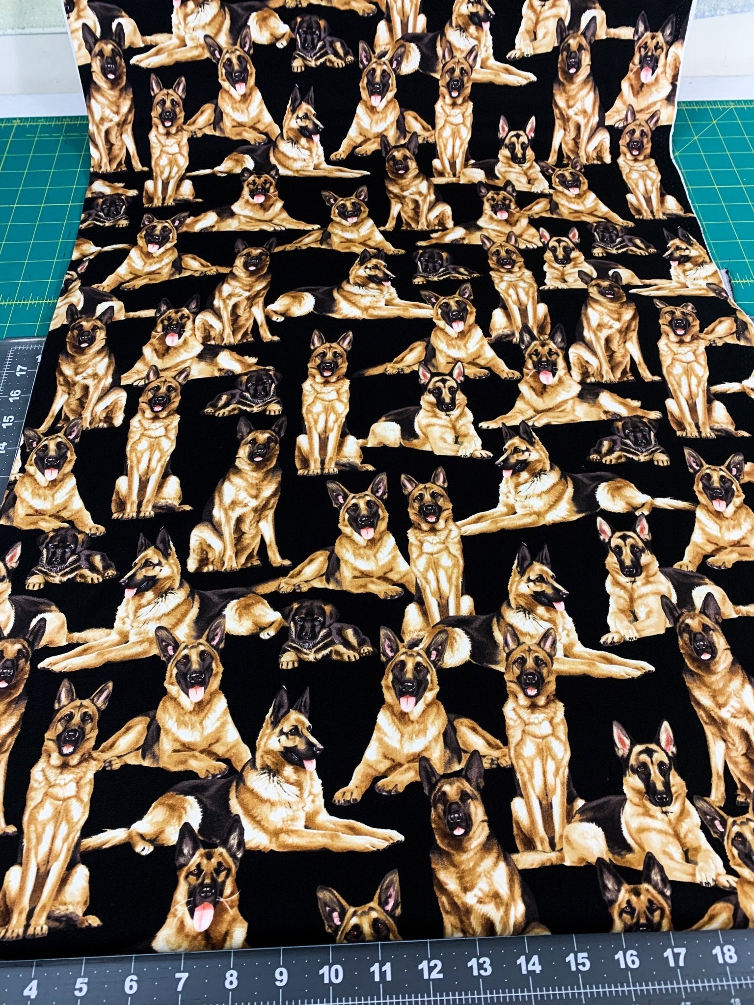 German Shepherd dog fabric C7364 German Shepherd cotton fabric - Mary Jo Fabrics