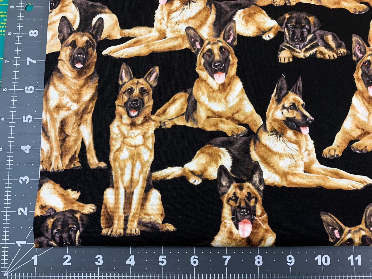 German Shepherd dog fabric C7364 German Shepherd cotton fabric - Mary Jo Fabrics