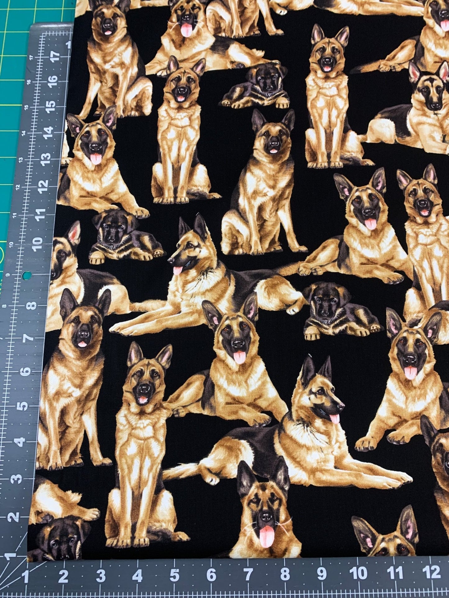 German Shepherd dog fabric C7364 German Shepherd cotton fabric - Mary Jo Fabrics