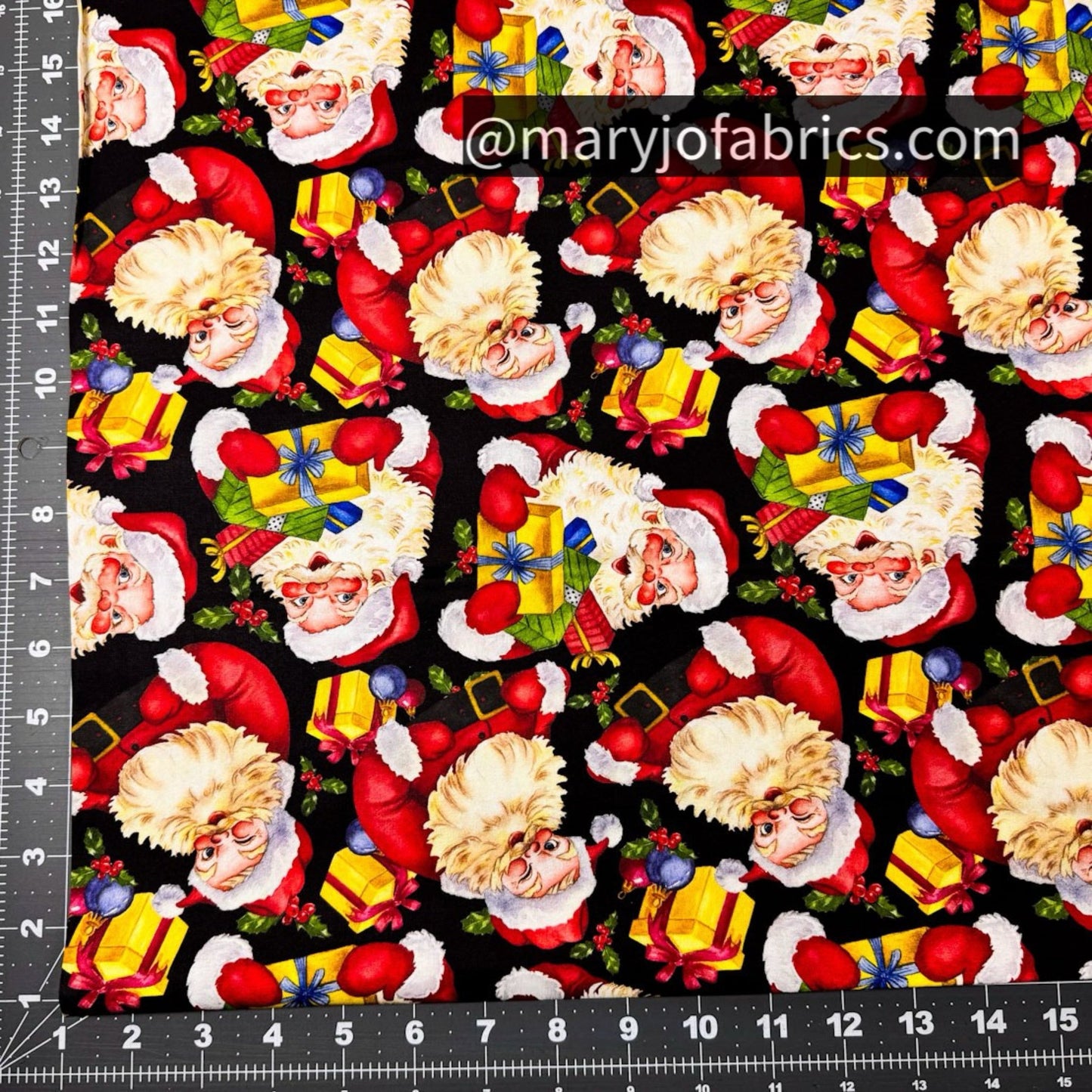 Giving Santa Claus Fabric DX - 8735 Christmas Santa - Mary Jo Fabrics