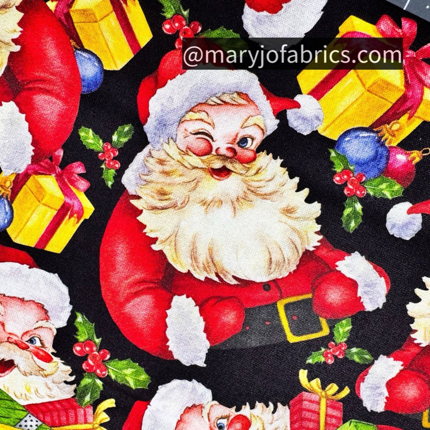 Giving Santa Claus Fabric DX - 8735 Christmas Santa - Mary Jo Fabrics