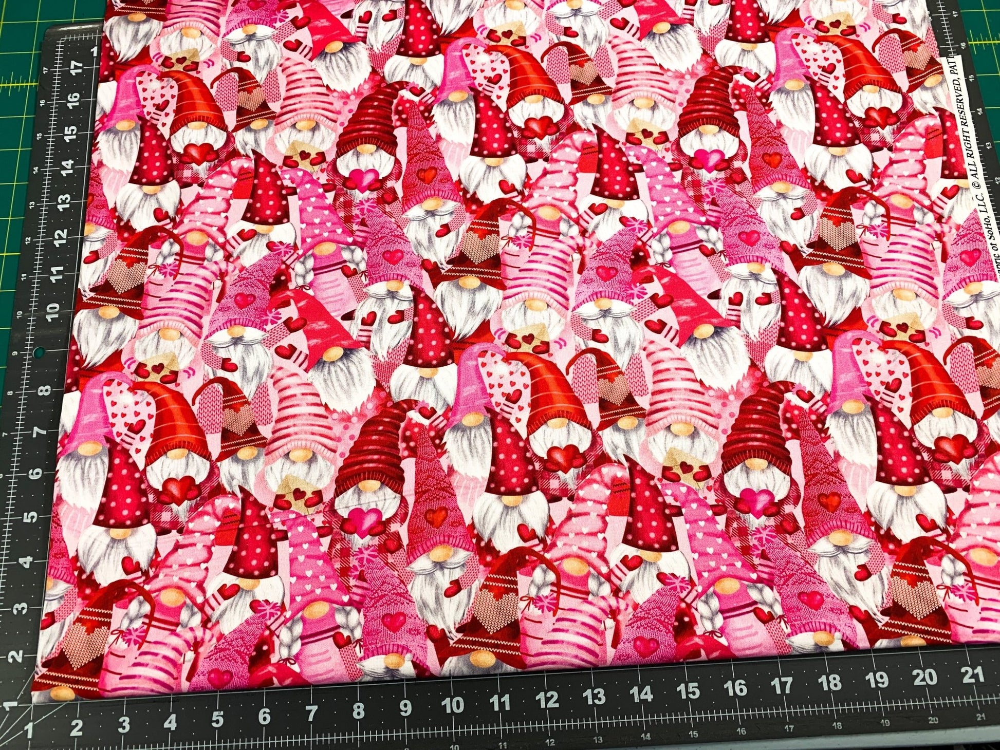 Gnomes fabric Hearts Valentine cotton fabric - Mary Jo Fabrics