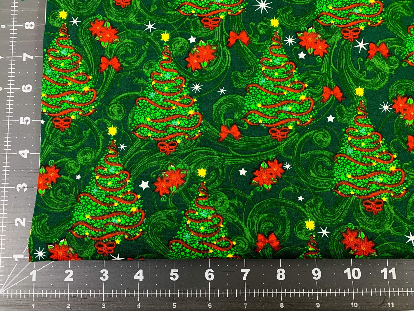 Green Christmas Tree fabric Christmas quilting fabric - Mary Jo Fabrics