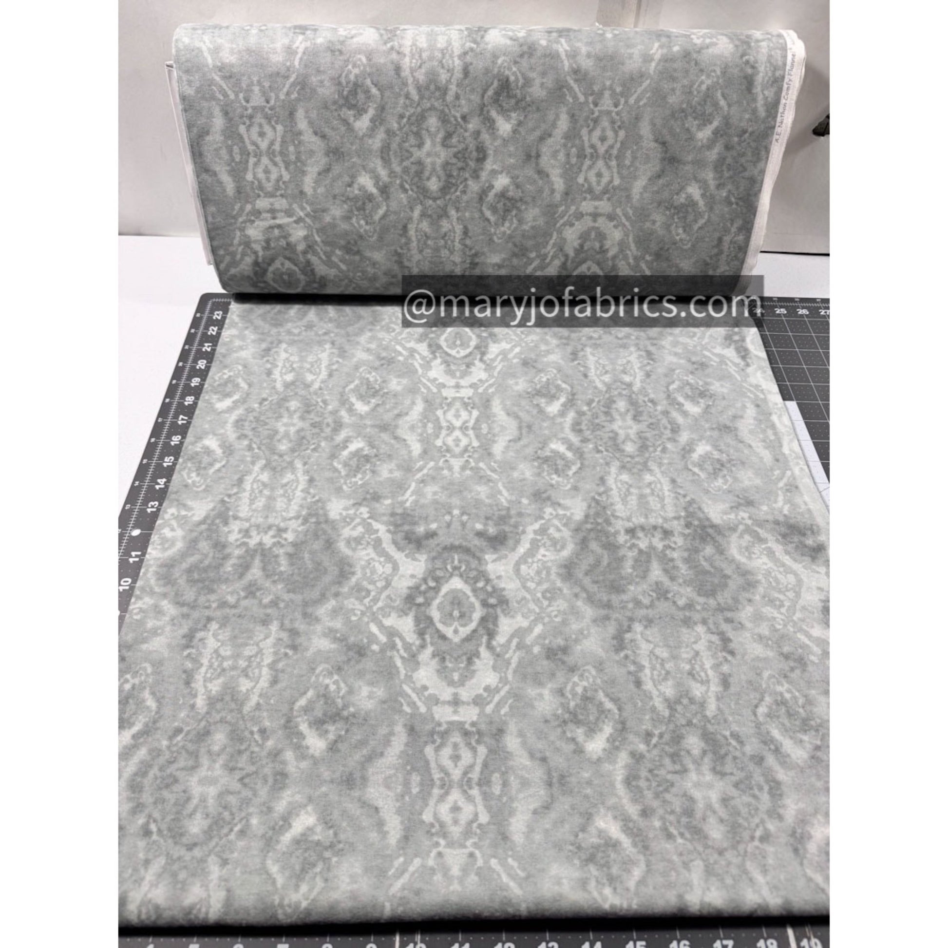 Grey Blender FLANNEL fabric 9419 - 999 Gray FLANNEL - Mary Jo Fabrics