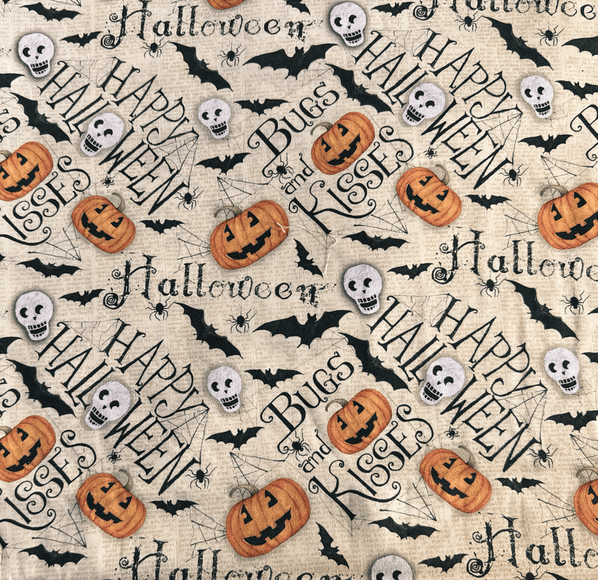 Halloween fabric 77311 Bugs and Kisses Skull Bat - Mary Jo Fabrics