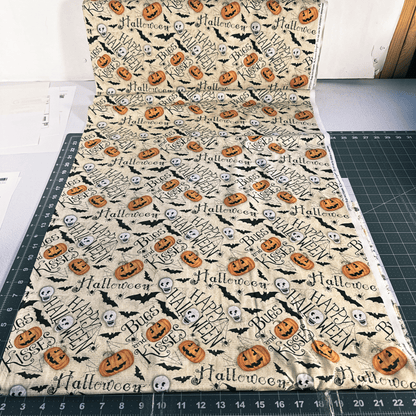 Halloween fabric 77311 Bugs and Kisses Skull Bat - Mary Jo Fabrics