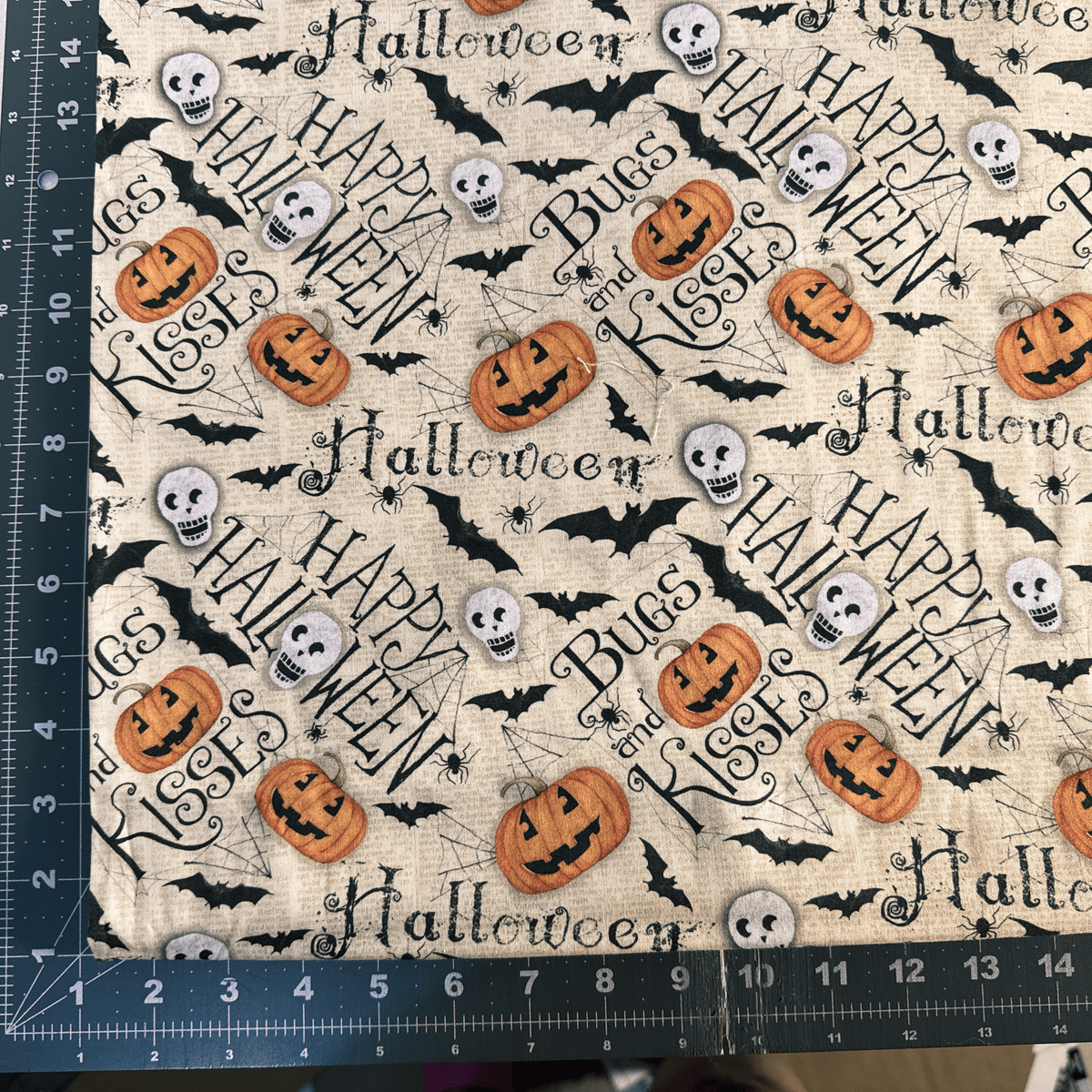 Halloween fabric 77311 Bugs and Kisses Skull Bat - Mary Jo Fabrics