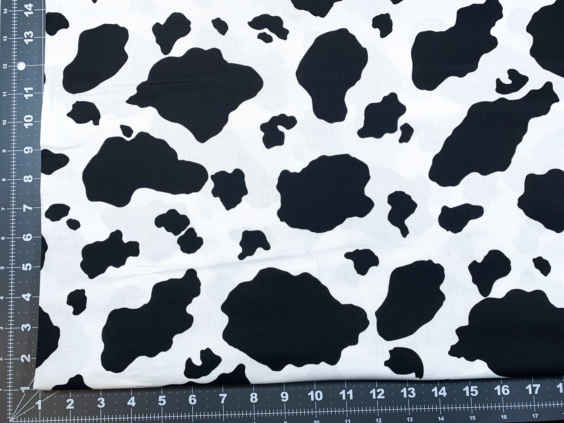 Heart of the Country Cow print fabric 1651 cow cotton fabric - Mary Jo Fabrics