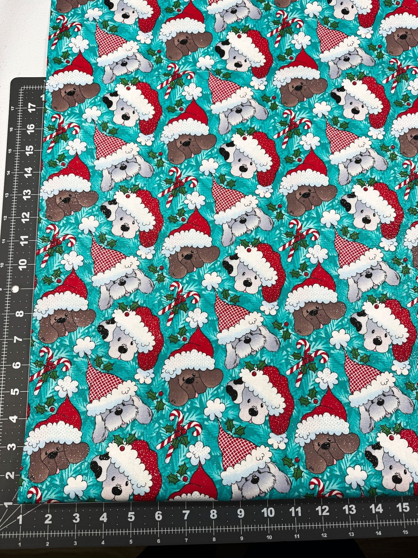 Holiday dogs in Santa Hats with glitter 17916 - Mary Jo Fabrics