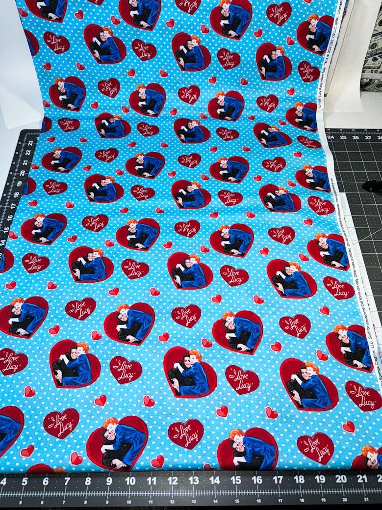 I Love Lucy fabric Lucy Ricky Heart Toss - Mary Jo Fabrics