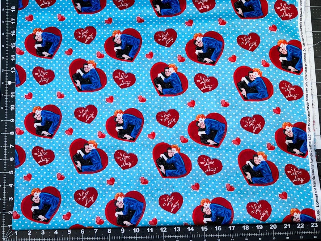 I Love Lucy fabric Lucy Ricky Heart Toss - Mary Jo Fabrics