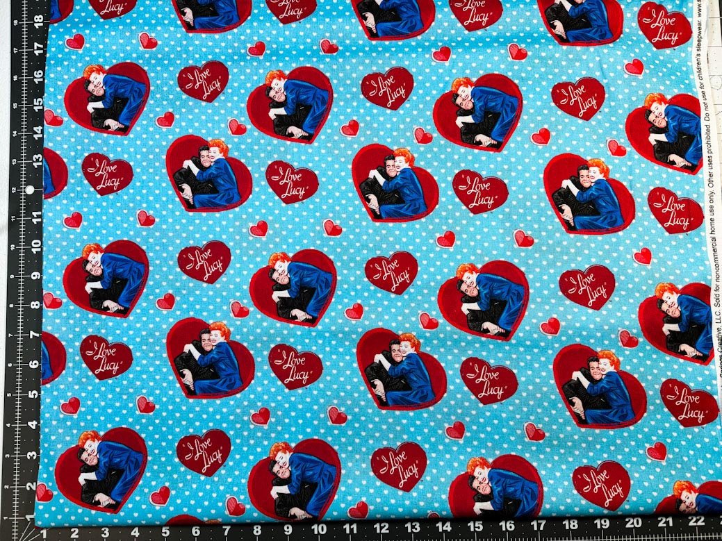 I Love Lucy fabric Lucy Ricky Heart Toss - Mary Jo Fabrics