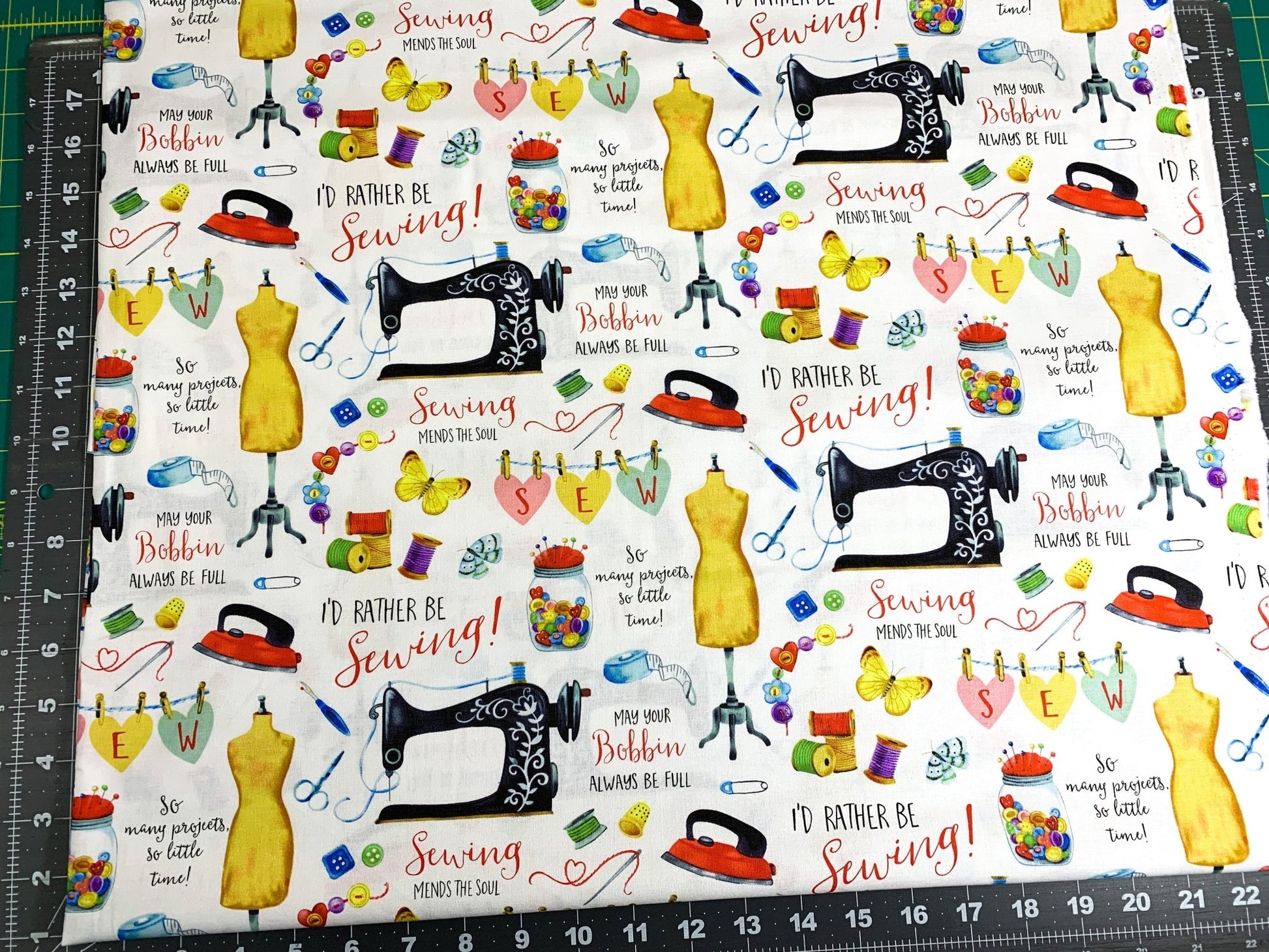 Just Sew Happy Sewing fabric 48687 I'D rather be sewing - Mary Jo Fabrics