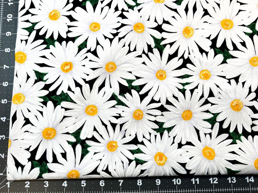 Large White Daisy fabric C4426 Love Daisies - Mary Jo Fabrics