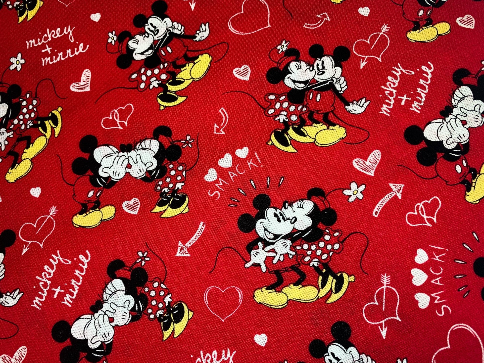 Love Minnie and Mickey fabric 72721 Mickey Mouse - Mary Jo Fabrics