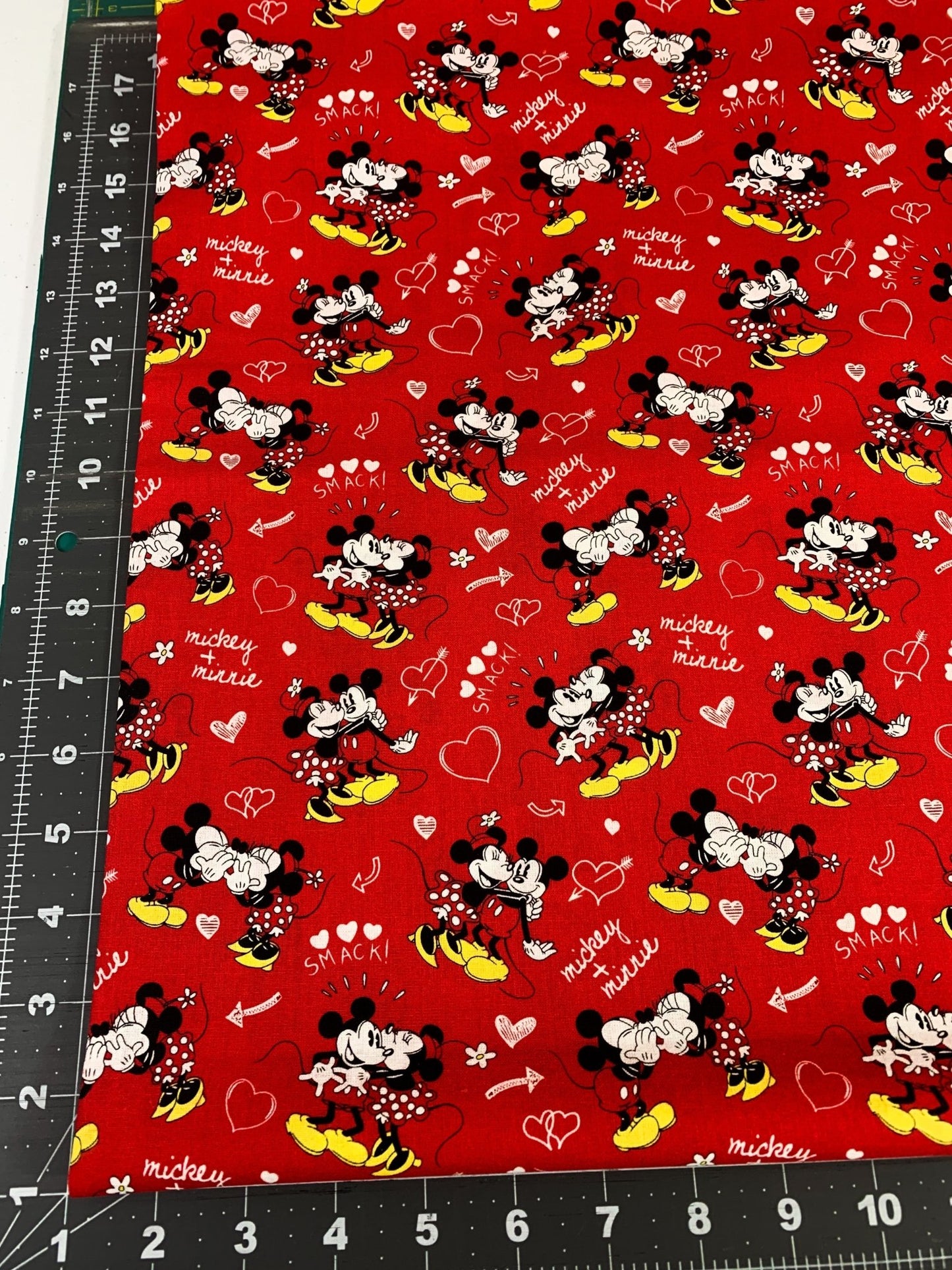 Love Minnie and Mickey fabric 72721 Mickey Mouse - Mary Jo Fabrics