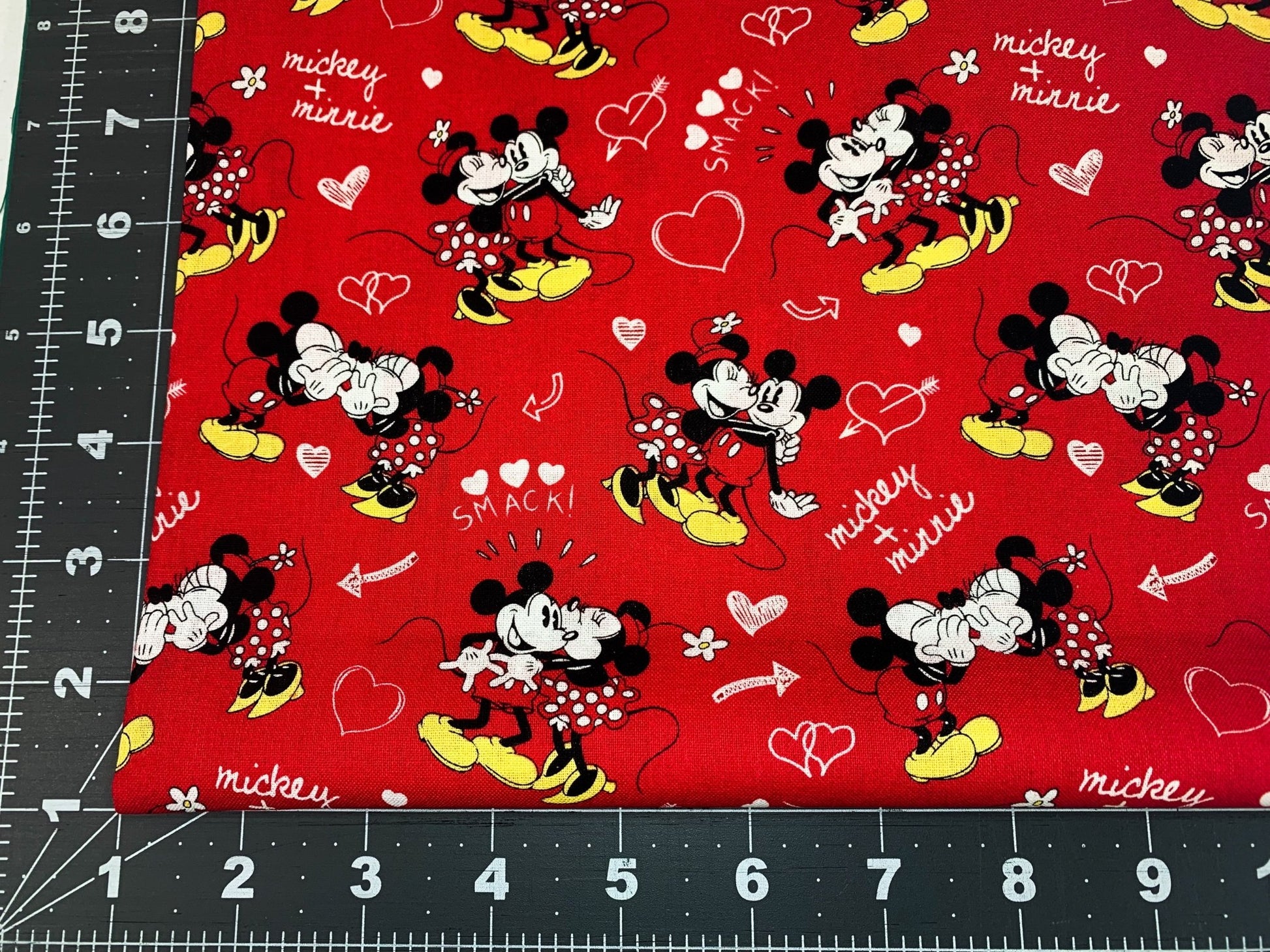 Love Minnie and Mickey fabric 72721 Mickey Mouse - Mary Jo Fabrics