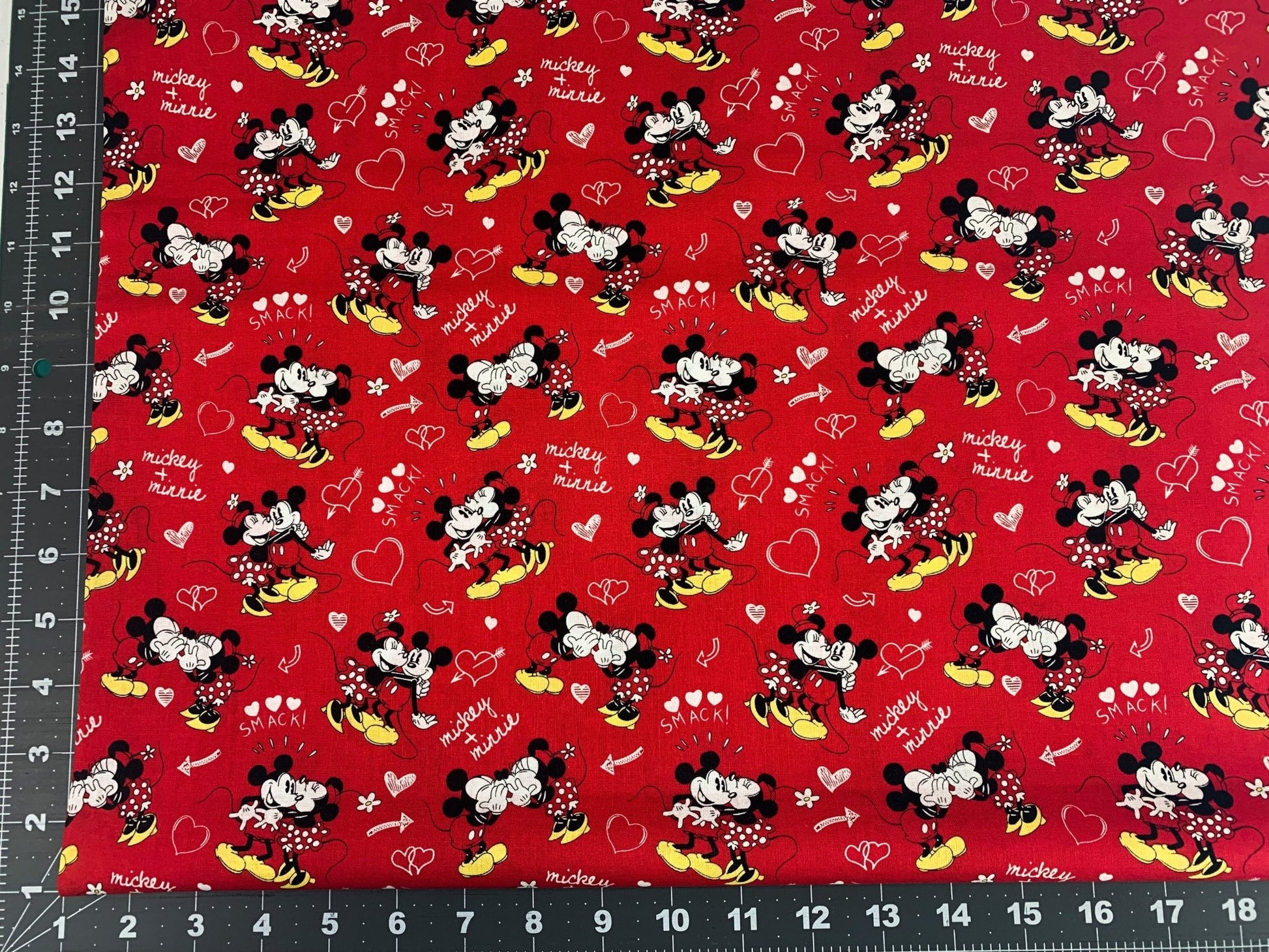 Love Minnie and Mickey fabric 72721 Mickey Mouse - Mary Jo Fabrics