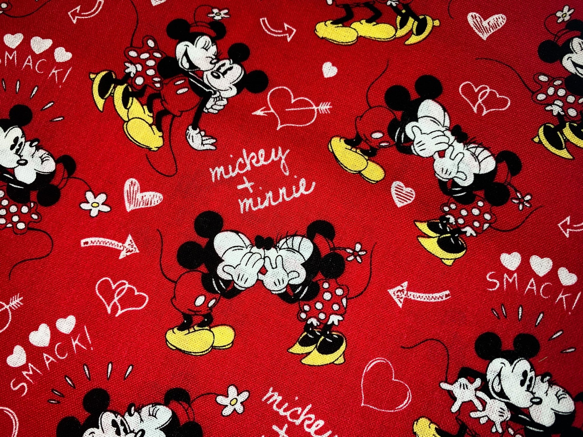 Love Minnie and Mickey fabric 72721 Mickey Mouse - Mary Jo Fabrics