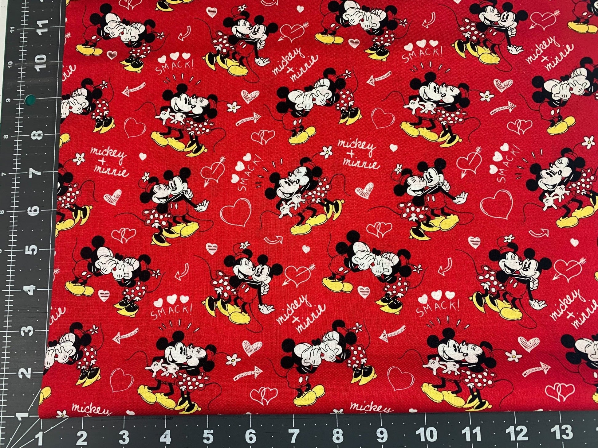 Love Minnie and Mickey fabric 72721 Mickey Mouse - Mary Jo Fabrics