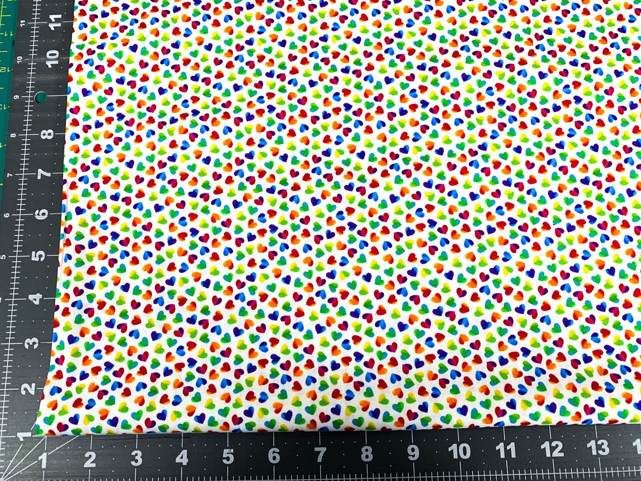 Mini Rainbow hearts fabric C8496 White - Mary Jo Fabrics