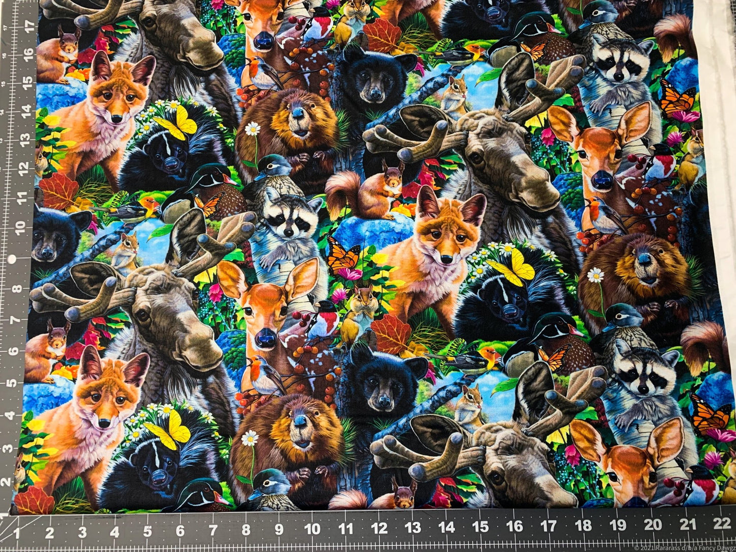 New England Wildlife Animal fabric 4467 forest animals - Mary Jo Fabrics