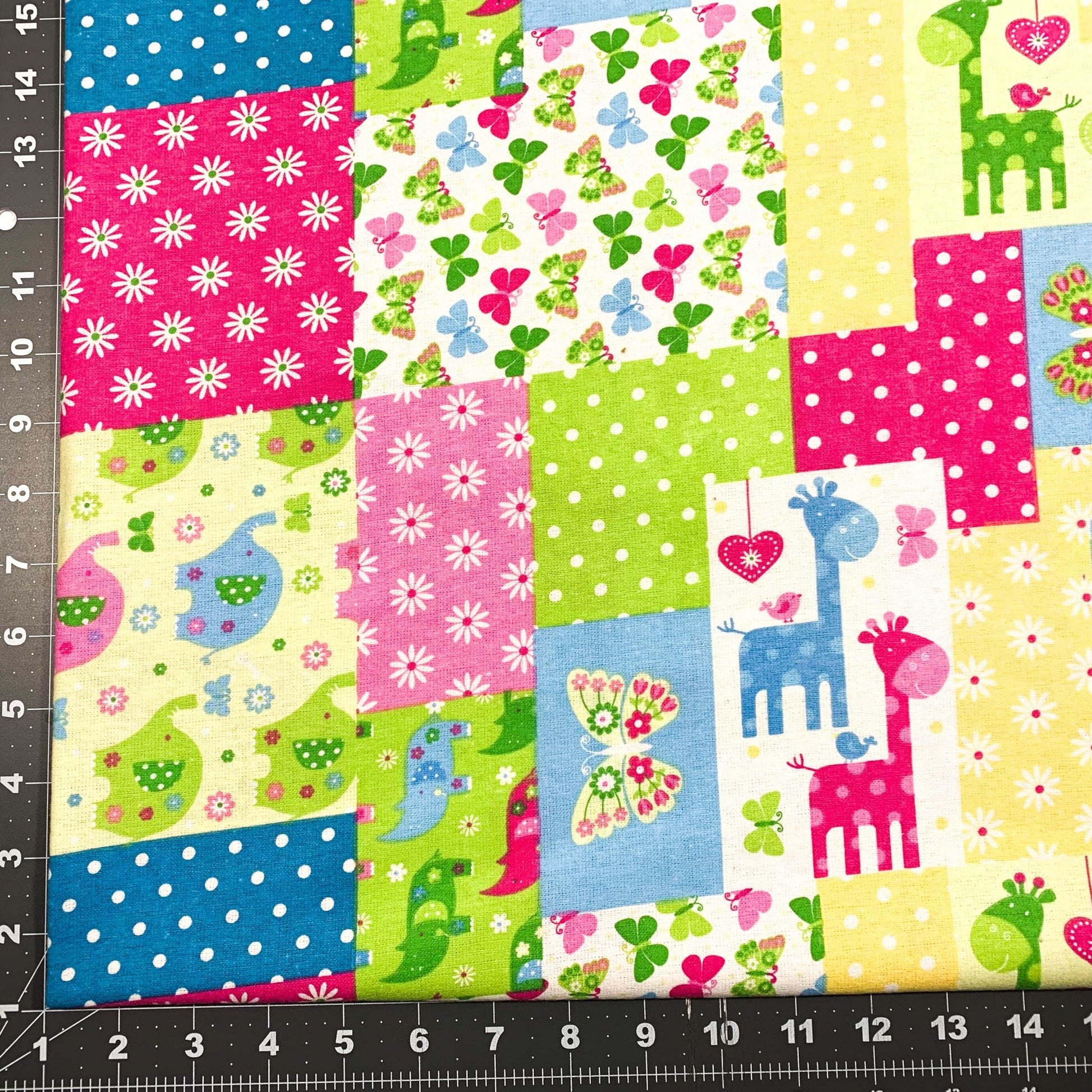 Pastel Patch Baby FLANNEL Fabric 44 - 6281 giraffe flannel - Mary Jo Fabrics