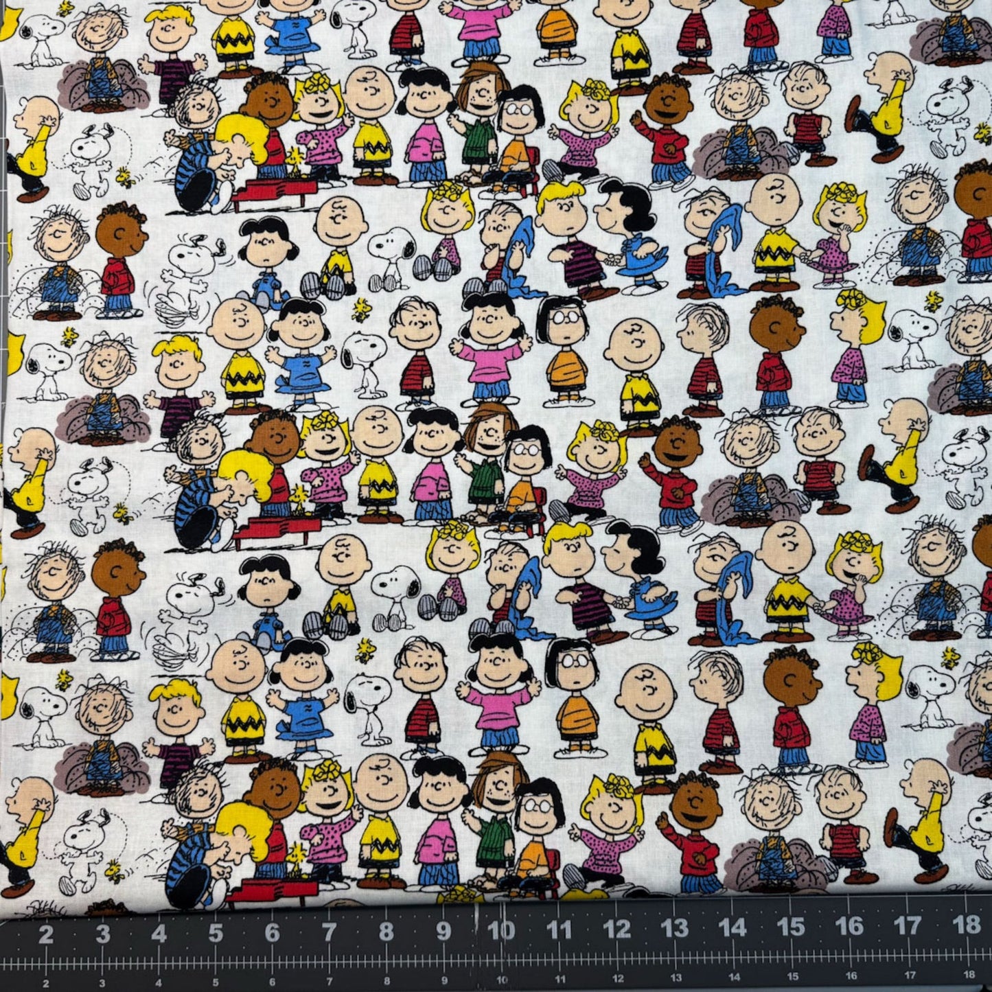 Peanuts Snoopy Fabric CP73288 Peanuts Gang - Mary Jo Fabrics