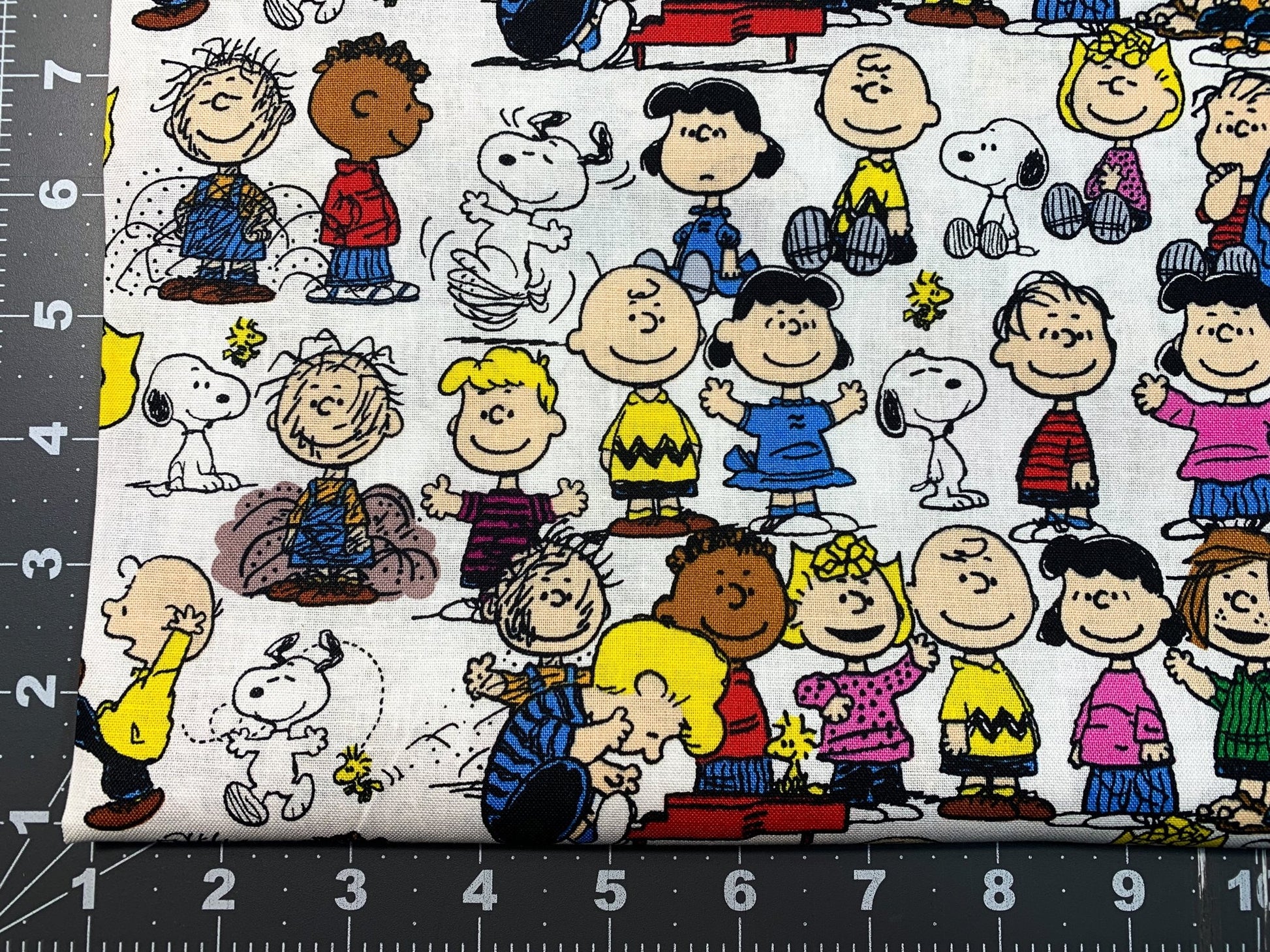 Peanuts Snoopy Fabric CP73288 Peanuts Gang - Mary Jo Fabrics