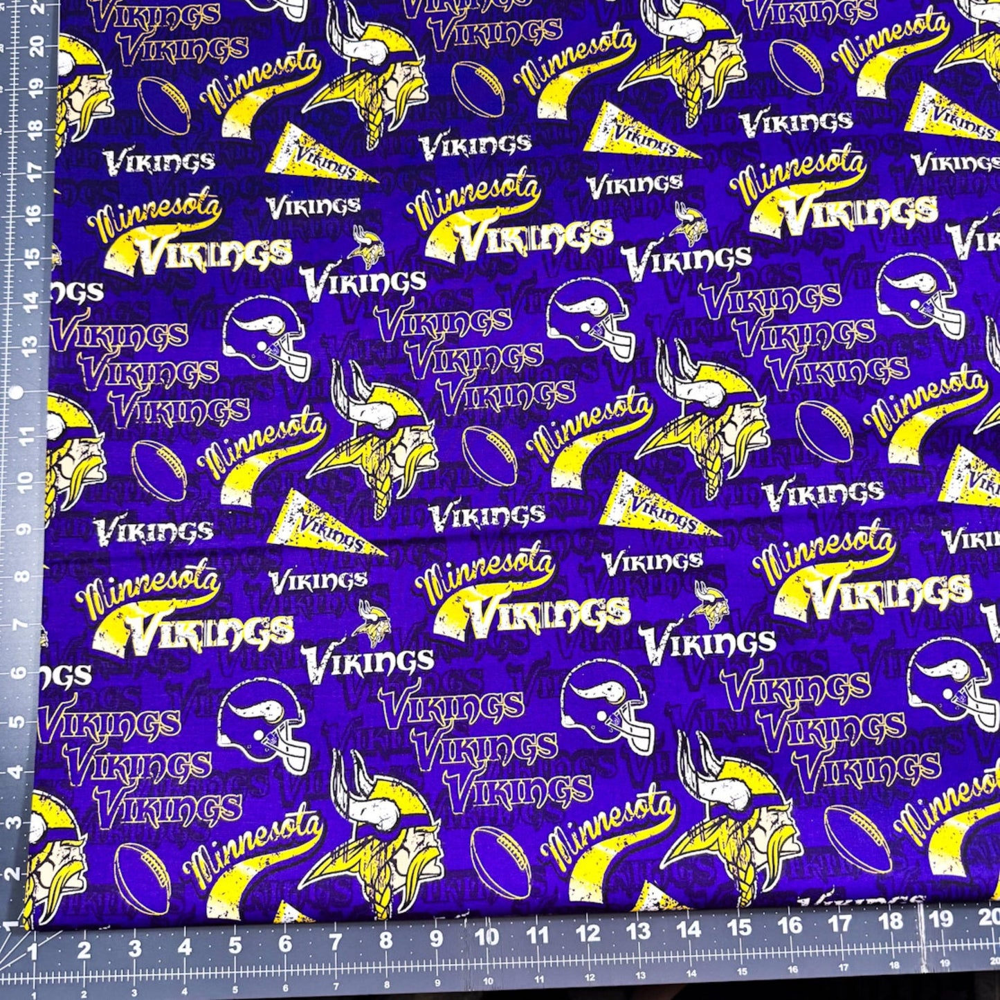 Pennant Minnesota Vikings fabric 14446 NFL Cotton Fabric - Mary Jo Fabrics